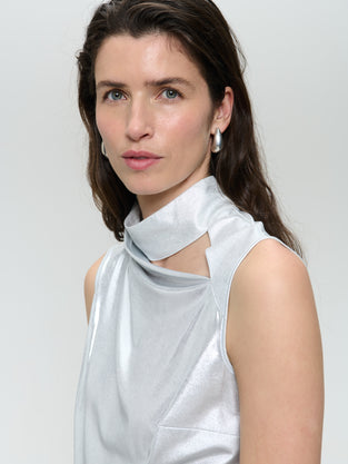 Naomi silver shine foil top