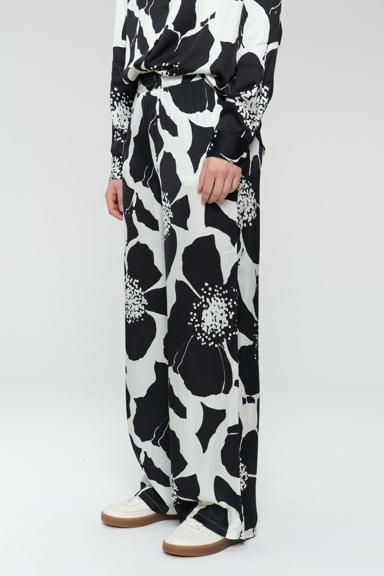 Simone printed shiny viscose pants Simone printed shiny viscose pants