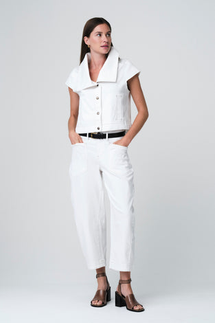 Martinez jeans white vest