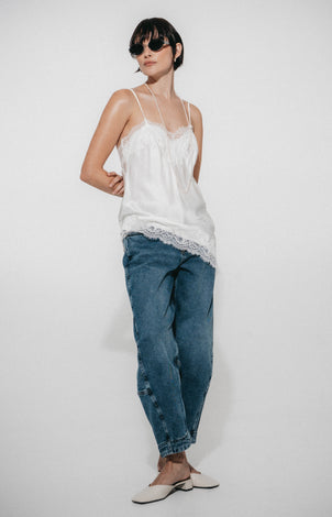 Amina silk top whit lace trim