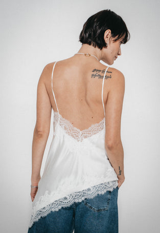 Amina silk top whit lace trim