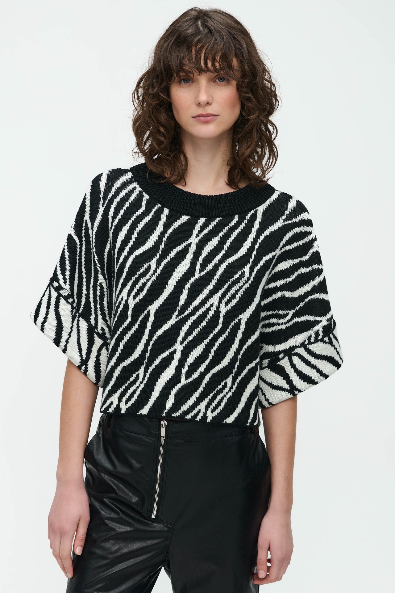 Nouhaila Studio Pullover