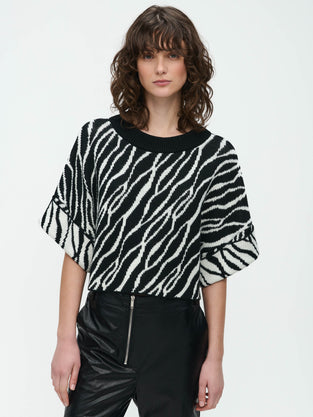 Nouhaila Studio Pullover
