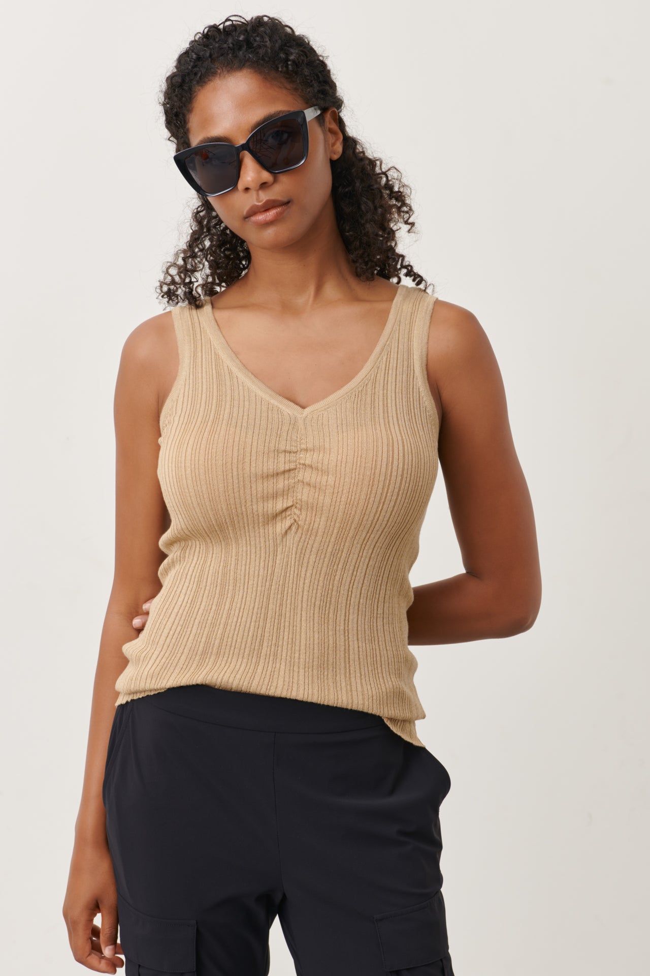 Narnali Vest