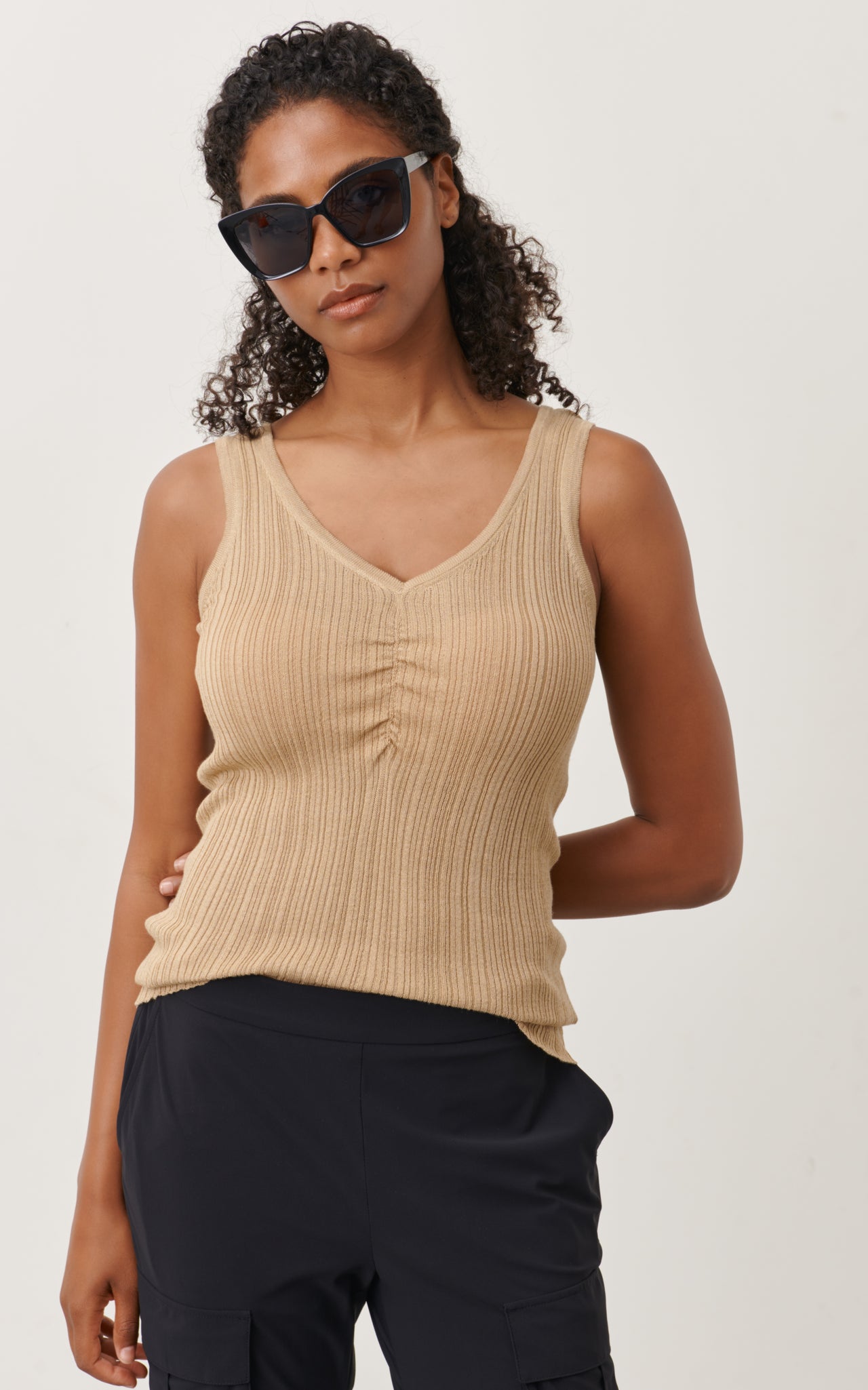Narnali Vest