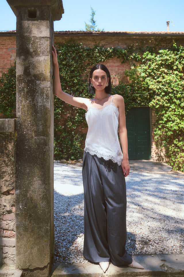 Amina silk top whit lace trim