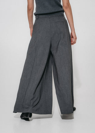 Coco pleated viscose pants