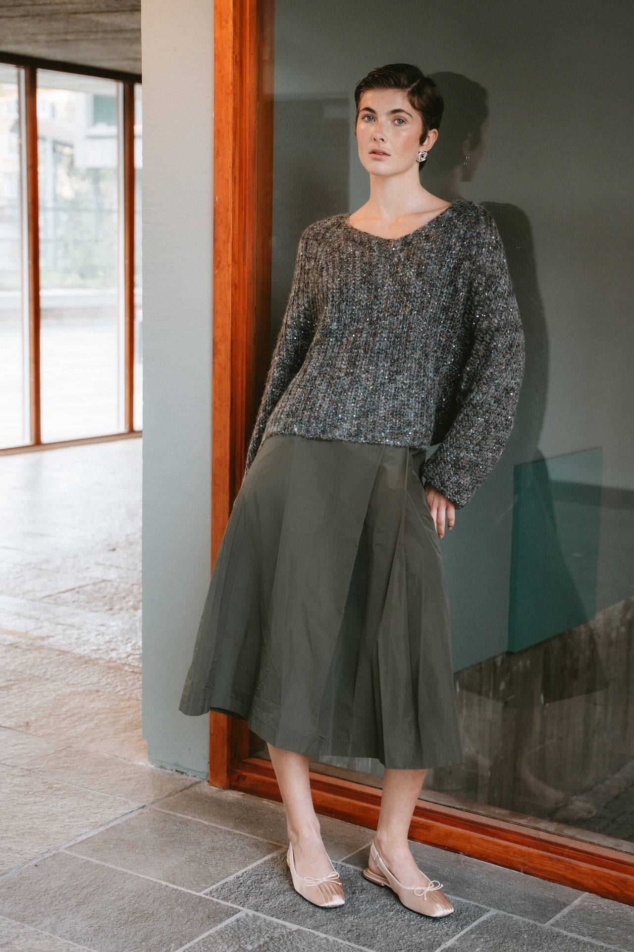 Shiny oversized pullover H20034